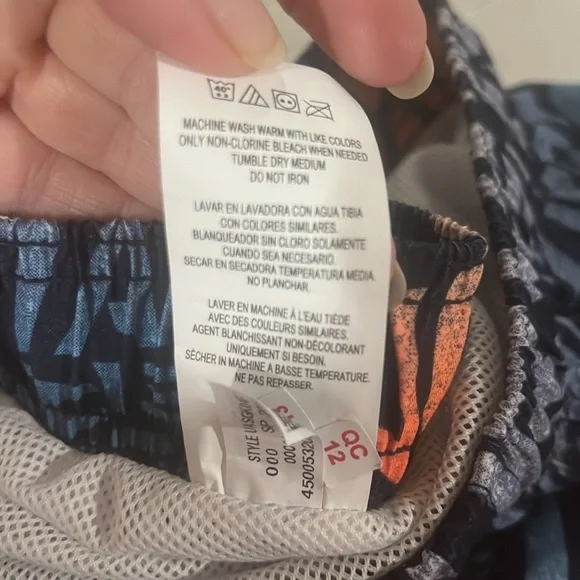 NWT Boys Under Armour Swim Trunks Size Youth Large - Picture 6 of 13